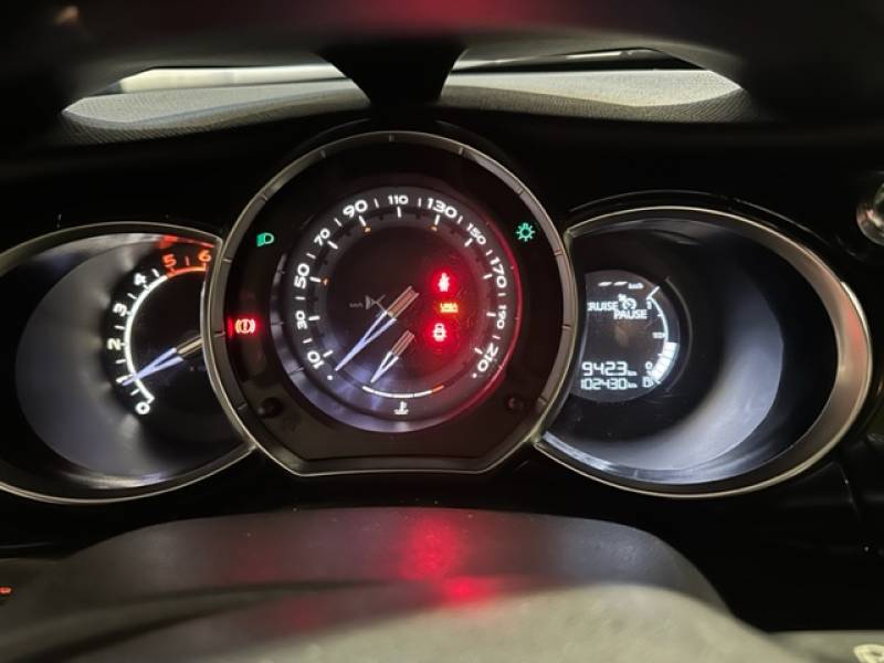 DS 3 (2) 1.6 BLUEHDI 100 S S SO CHIC