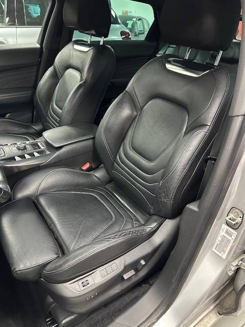 Citroën DS5 2012 faible kilométrage, bonne affaire avec 5 portes et coffre moyen