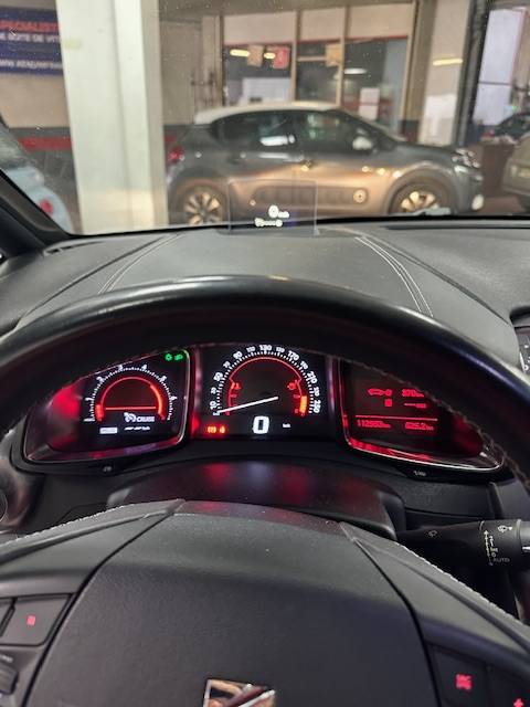 Citroën DS5 2012 faible kilométrage, bonne affaire avec 5 portes et coffre moyen